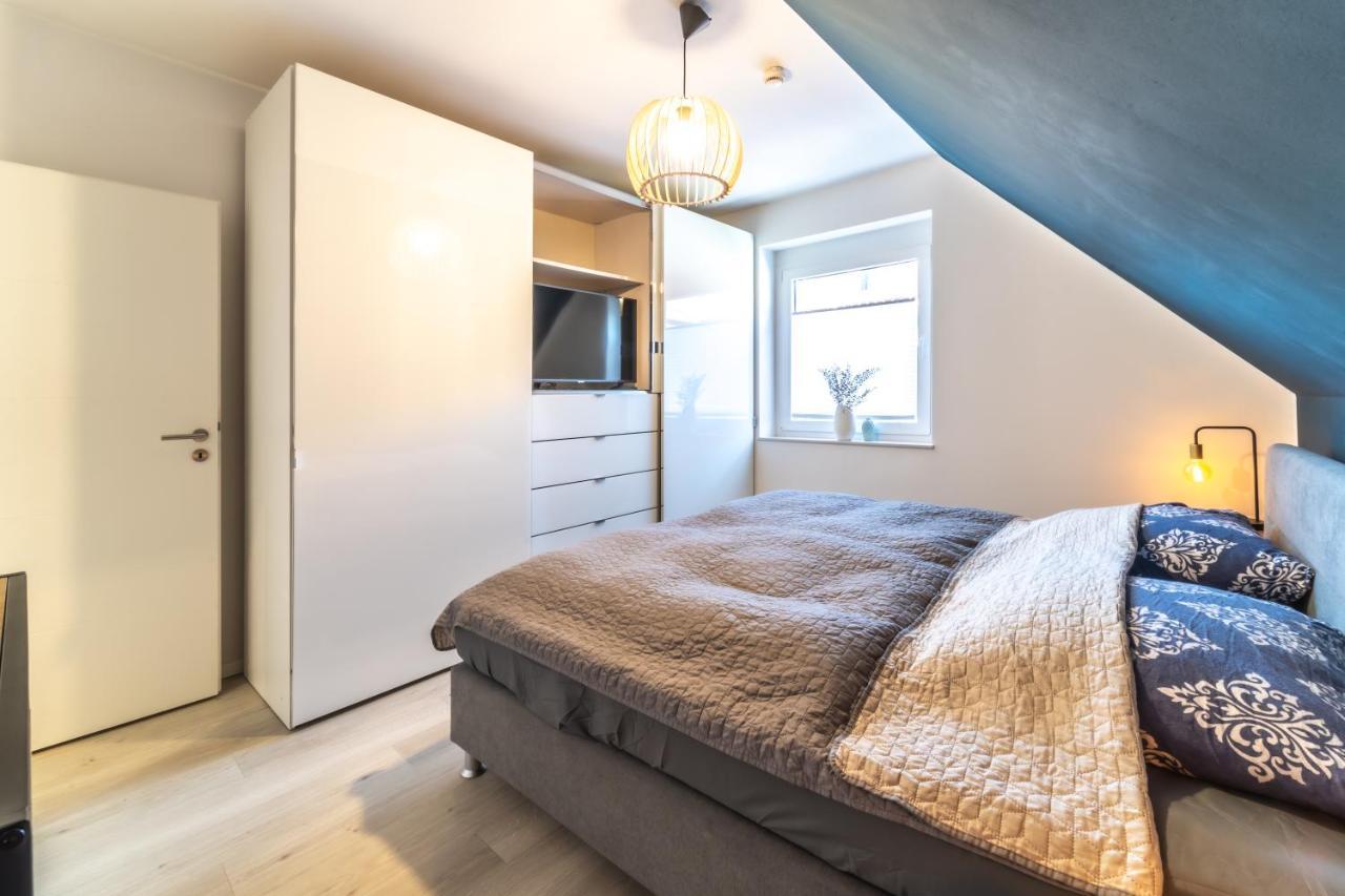 Am Schwanenteich Mit Dachterrasse - Innenstadt Apartment Emden